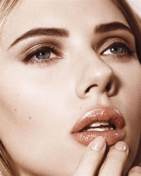 • 5,3 млн просмотров 1 год назад. allureHappy birthday to the timeless #ScarlettJohansson! ️ ...