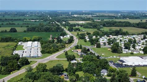 Student killed, 23 hurt in Ohio school bus crash photo 4
