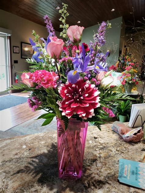 Pugh's flowers is your one stop shop for same day flower delivery, fruit and gourmet baskets and plants to the entire memphis area, including arlington tn, bartlett tn, collierville tn, eades tn, east memphis tn, frayser tn, germantown tn. Dahlia Bouquet 2018 | Same day flower delivery, Flower ...