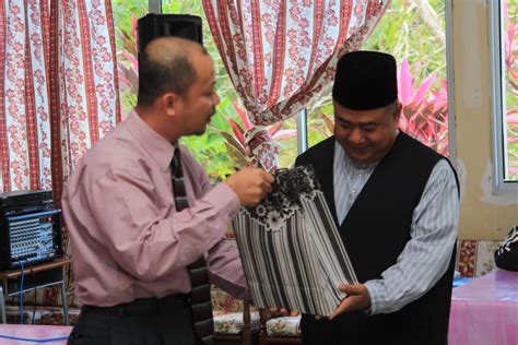 Salam n hi, sedikit sedutan aktiviti pelajar dan tinjauan melalui udara pusat dakwah islamiah di paroi negeri sembilan pada april 2019. SEKOLAH RENDAH LUMAPAS BRUNEI IV: CERAMAH SEMPENA SAMBUTAN ...