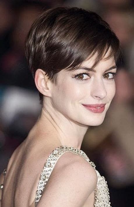 Coupe cheveux très courts femme ~ cheveux courts 2016. Image coupe de cheveux court 2015