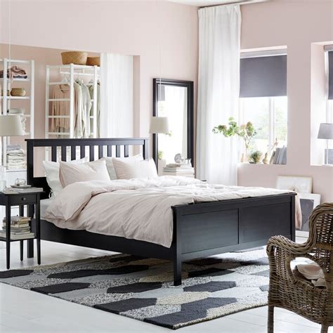 Walmart.ca propose une variété de lits de bébé, y compris les lits de bébé convertibles, à rangement intégré ou miniatures. HEMNES Cadre de lit, brun noir, Leirsund, 180x200 cm - IKEA