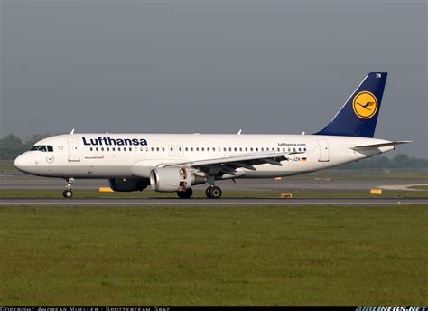 Airbus A320 214 Lufthansa Aviation Photo 4373953