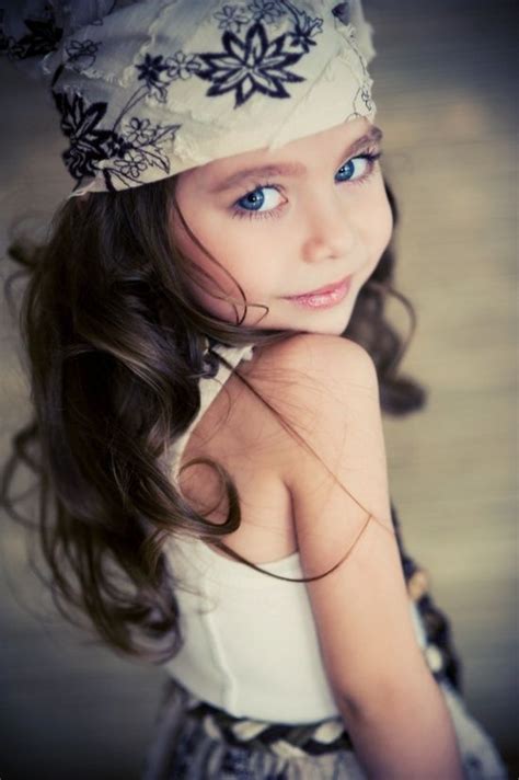 Впиши have, has, haven't или hasn't. cute kiddo -head scarf. Love that this little girl is ...