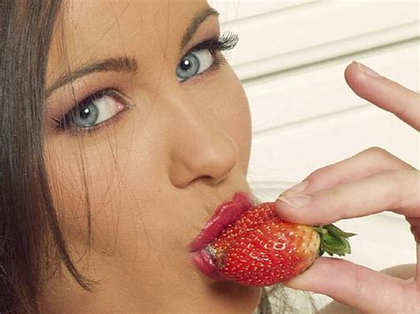 Kyla Cole Brunette Beauty Brunettes Strawberries HD Wallpaper Pxfuel