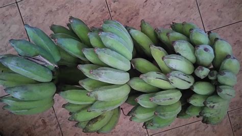 Lempeng adalah kue tradisional banjarmasin berbahan pisang dan tepung yang digoreng tipis seperti telur dadar. Menu: Resepi Mudah Lempeng Pisang