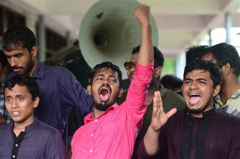 Undergraduates Slaying Provokes Student Protests Across Bangladesh