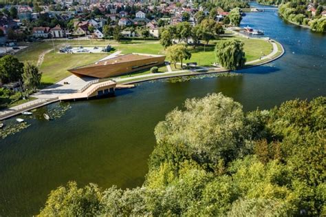 Im zentrum der stadt können häuser im spätklassizistischen und eklektischen stil besichtigt werden. Augustow Canoeing Training Base by PSBA and INOONI ...