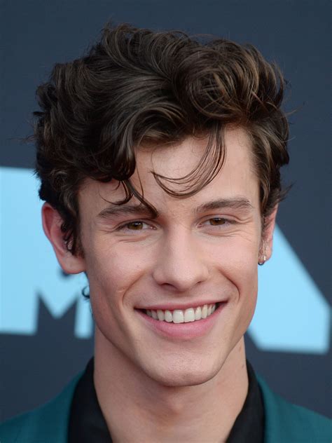 Shawn mendes and girlfriend camila cabello released a new christmas song, which comes as a bonus track on shawn's new album wonder. Shawn Mendes - AlloCiné