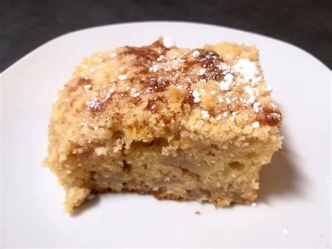 Serviervorschlag zum apfel streuselkuchen passt gut eine kugel vanilleeis oder frisch geschlagenes schlagobers, garniert mit frischer minze. Apfel-Streusel-Kuchen | Mehlspeiskultur