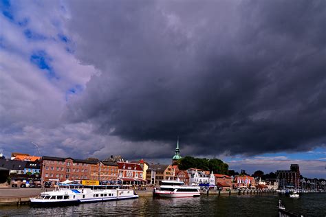The church stands in the middle of the village and the graveyard lies in the west on a road running parallel to the village street on the perlebach's right bank. Kappeln Hafen Foto & Bild | fotos, city, hafen Bilder auf ...