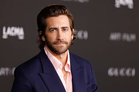 jake gyllenhaal addresses the reaction to taylor swift s ‘all too well for the first time glamour