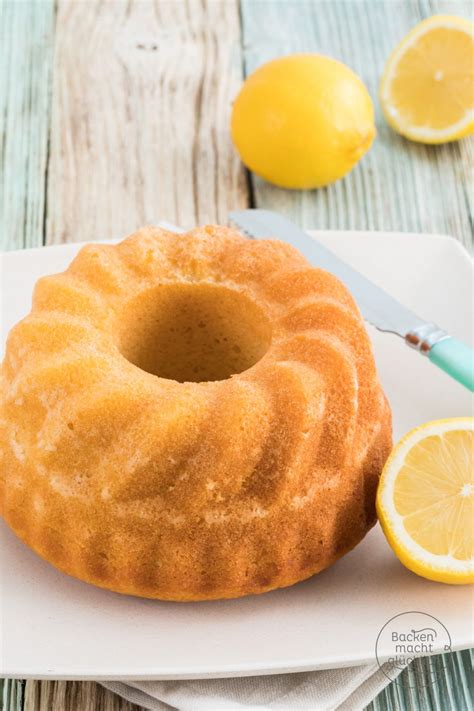 Er ist auch der ideale kuchen um mit kleinen kindern zu backen, denn einfacher geht kuchen backen nicht. Zitronen-Joghurt-Gugelhupf | Backen macht glücklich ...