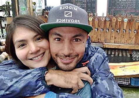 Derek ramsay may bago umanong girlfriend kumakalat ngayun sa social media ang picture n may kasamang babae.be updated to latest news and topics ↓↓. Derek Ramsay Secretly Married Girlfriend Joanne Villablanca?