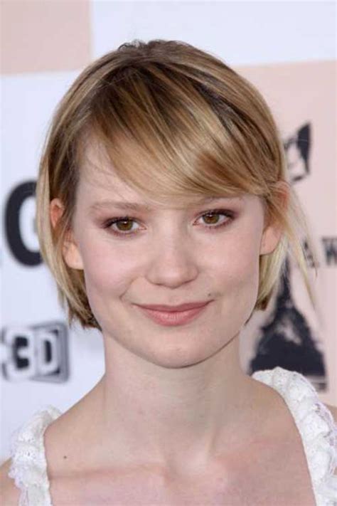 You can add light waves to your medium length hairs at ends. Best Short Haircuts for Straight Fine Hair | Short ...