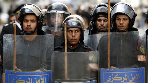 crime wave in egypt has people afraid even the police the new york times