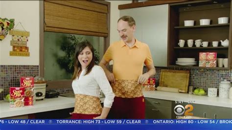 Stove Top Stuffing Debuts Roomy Thanksgiving Dinner Pants Youtube