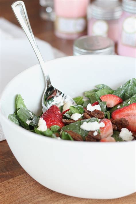 And it only takes 10 minutes to make! Strawberry and Spinach Salad with Candied Pecans - In Good ...