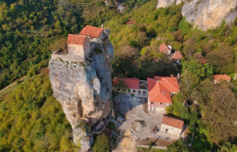 Lonely planet: could you live in one of these FULLY remote homes?