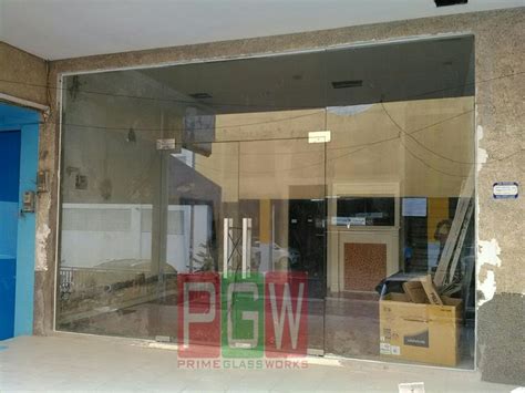 Justeru naib ketua pemuda amanah, kevin shawn gomez menuntut penjelasan terperinci daripada azmin ali mengenai perkara tersebut, kerana ismail sabri mengatak. Pintu Kaca Frameless Depan Ruko | Pintu kaca, Pintu, Ruko