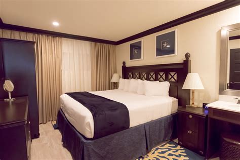Our beachfront hotel offers easy access to port canaveral cruises, cocoa beach pier and the kennedy space center. Resort Photos | Wakulla Suites in Cocoa Beach Florida ...