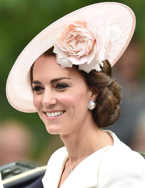 Kate Middleton Ses Plus Jolies Coiffures D Crypt Es Jolie Coiffure