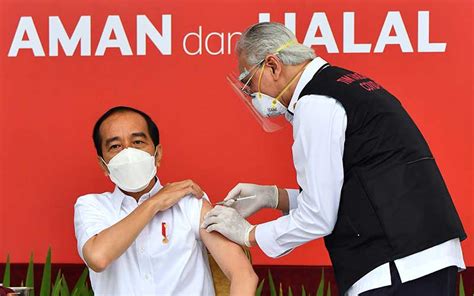 Sebab, vaksin membutuhkan waktu tertentu untuk membentuk sistem imunitas atau kekebalan tubuh. Unggah Kartu Vaksinasi Covid-19, Jokowi Disuntik Dosis ...