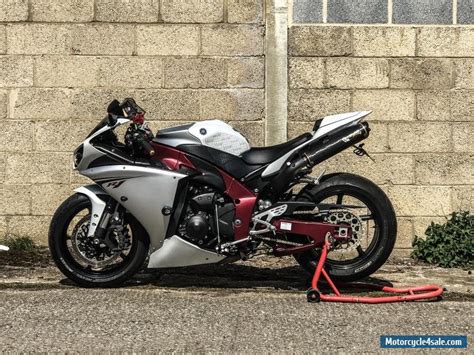 The big bang available on the. 2009 Yamaha YZF-R1 for Sale in United Kingdom