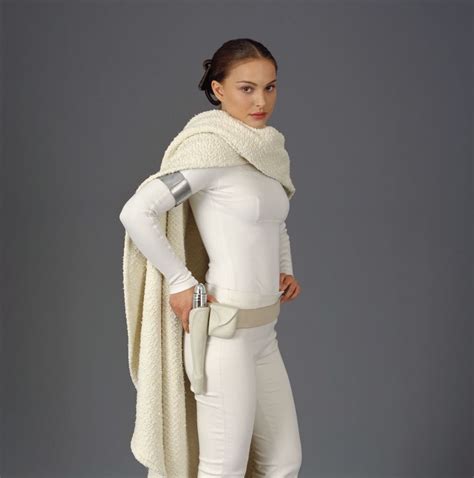 La star dévoile un rare cliché de son mariage avec benjamin millepied. Natalie Portman - "Star Wars: Episode II - Attack of the ...