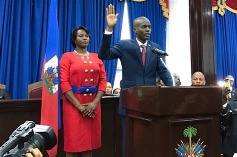 El presidente de haití, jovenel moïse, fue asesinado a tiros en su vivienda la madrugada de este miércoles por un grupo de desconocidos, quienes asaltaron la casa del mandatario. Juramentan al nuevo presidente de Haití Jovenel Moise ...