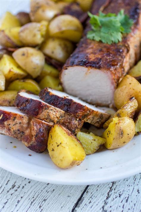 Recipe rewritten from delicious main dishes from the mastercook recipe software program. Garlic and Herb Pork Loin Filet | Best pork recipe, Pork ...
