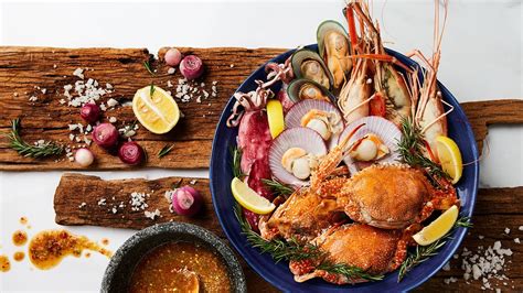 Thai seafood dipping sauces come either red in color or green. Grilled Seafood with Spicy Seafood Sauce | Unilever Food ...