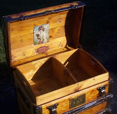 915 Restored Antique Trunks For Sale | Oak Slat Trunk Dome Tops