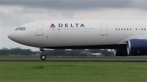 Airbus A330 300 242 Tons Delta Air Lines Takeoff At Amsterdam
