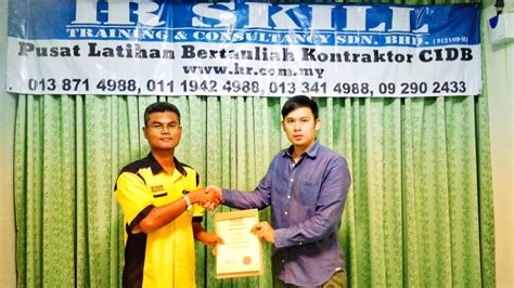 Para kontraktor hendaklah memberi peringatan mengenaikeselamatan di tapak mengenai langkah keselamatan kepadapekerja.iii. KURSUS CIDB : Kesedaran Pematuhan Perundangan Berkaitan ...