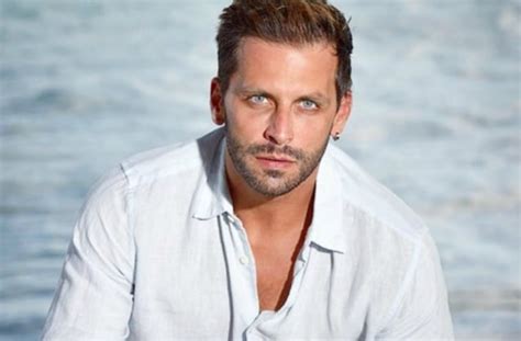 Henri castelli was born on february 10, 1978 in são bernardo do campo, são paulo, brazil as henri lincoln fernandes. Henri Castelli participa de ação hoje no shopping ...