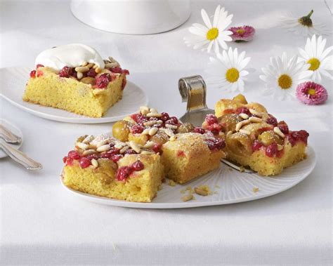 Früchte- Rührkuchen vom Blech Rezept