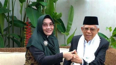 Karena itu semangat ini tidak boleh pudar, dari jiwa dan raga seluruh rakyat indonesia, imbuhnya. Profil Istri Wapres RI, Wury Estu Handayani yang usianya ...