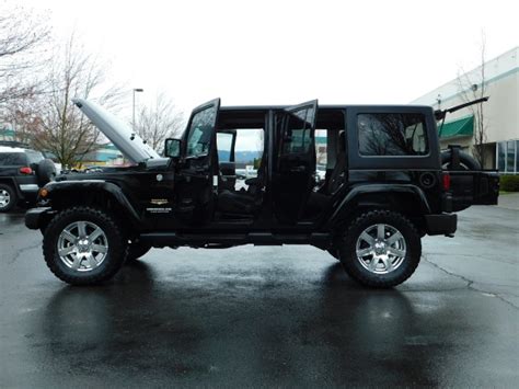 2012 Jeep Wrangler Unlimited Sahara / 4WD / Hard Top ...