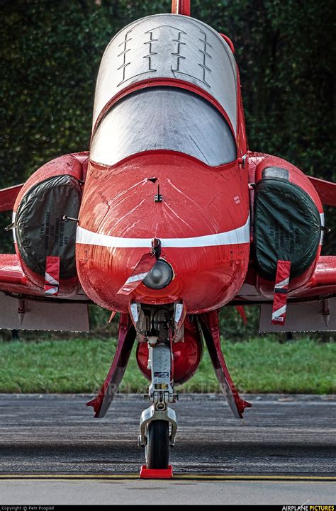 Xx323 Royal Air Force Red Arrows British Aerospace Hawk T1 1a At