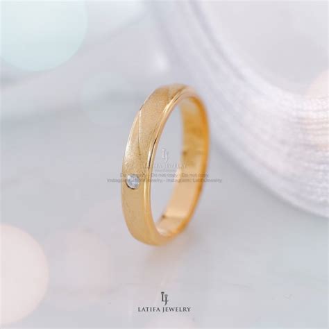 Inilah 5 perbedaan cincin kawin dan cincin tunangan. toko cincin nikah Solo Bontang Surabaya Cincin kawin ...