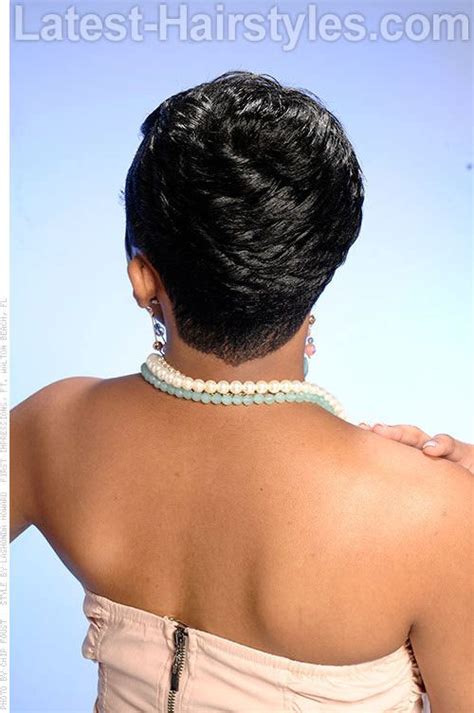 Casual yet elegant short hairstyle for blonde hair. Pin on Diva's Women (BLK) Hair