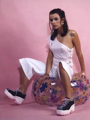 Born maría gimena de los milagros accardi on 27th may, 1985 in buenos aires, argentina, she is famous for rebelde way as sabrina guzmán in. Gimena Accardi fotka