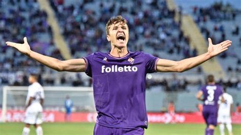 Federico chiesa is a dribbling monster! Viola in Europa. Milan squalificato dalla Uefa, Fiorentina ...