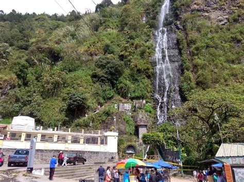 Seis heridos tras caída de una roca en Baños de Agua Santa ...