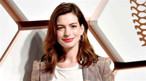 Anne Hathaway Clarifies Her Drinking Was Not ‘a Problem