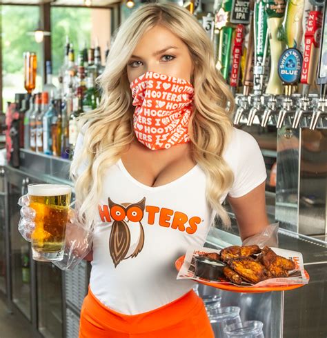 Florida Man Says School Forced Son To Take Off Hooters Mask National