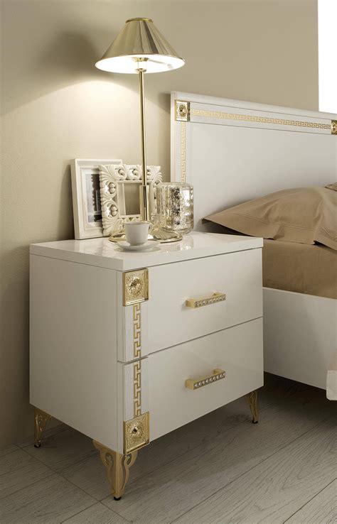 Extended bedroom sets include these basics in addition to a second bedside table, blanket chest, bench, armoire, lingerie chest, or vanity. ESF Venice Luxury White Gold Queen Bedroom Set 5Pcs ...