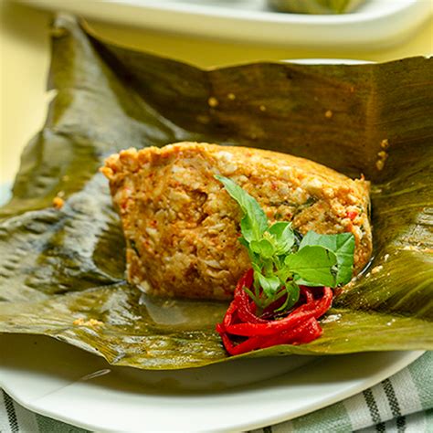 Dalam buku 100 resep hidangan nikmat untuk jantung sehat. Resep Botok Telur Asin dan Tahu - FiberCreme