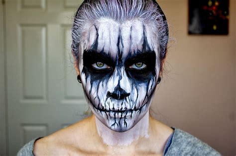 Halloween makeup tutorials and ideas that will make your halloween costume pop and look these halloween makeup ideas are a great way to make your hallowen costume extra cool and exciting. 260 Of The Creepiest Halloween Makeup Ideas | Bored Panda